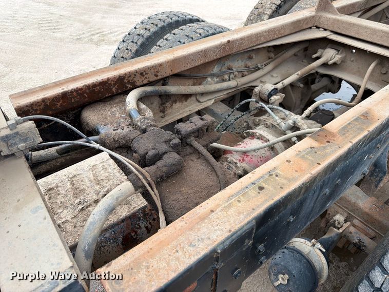 image for item FK3747 1986 Ford LTL 9000 dump truck