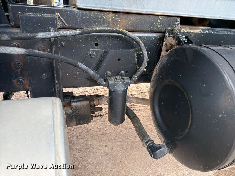 image for item FK3747 1986 Ford LTL 9000 dump truck