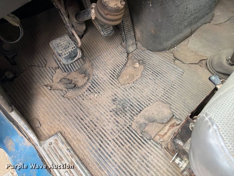image for item FK3747 1986 Ford LTL 9000 dump truck