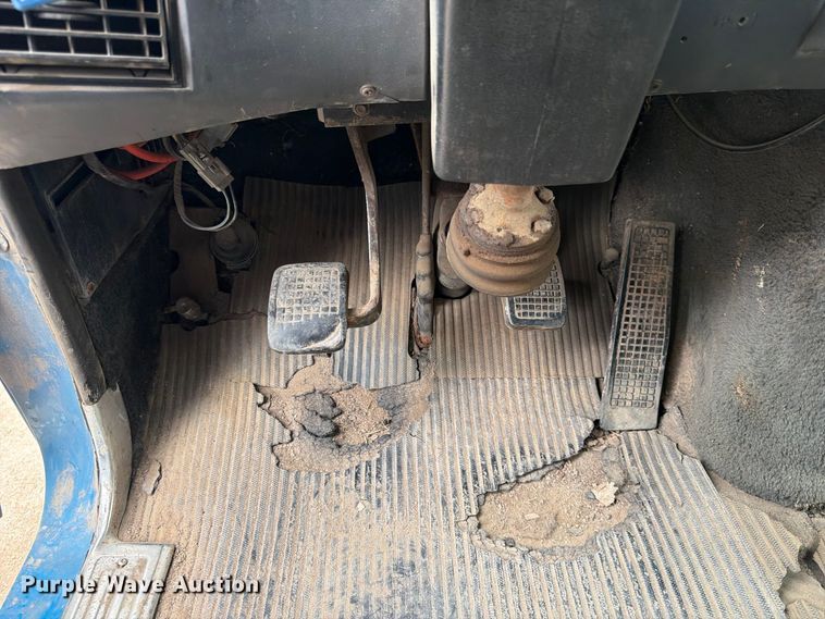 image for item FK3747 1986 Ford LTL 9000 dump truck
