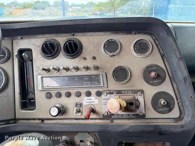 image for item FK3747 1986 Ford LTL 9000 dump truck