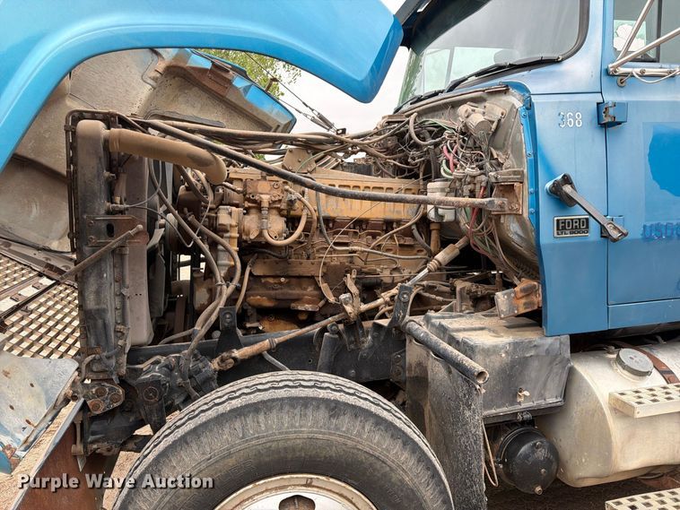 image for item FK3747 1986 Ford LTL 9000 dump truck