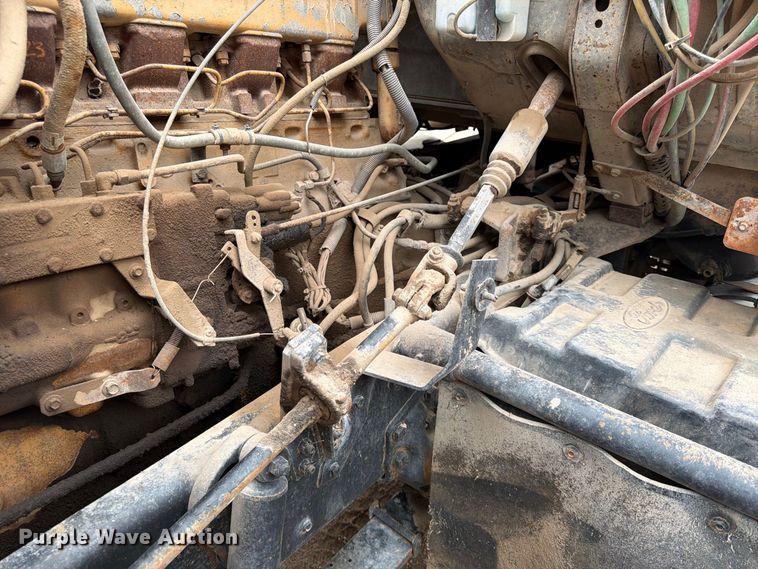 image for item FK3747 1986 Ford LTL 9000 dump truck