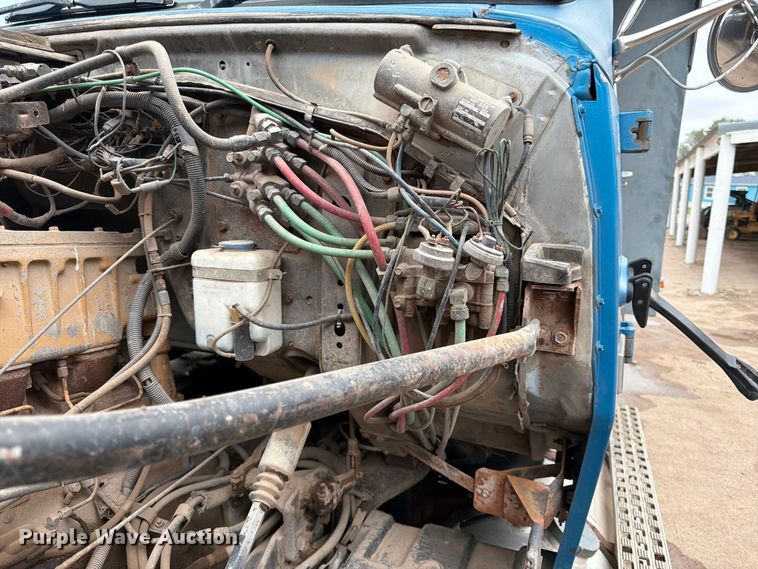 image for item FK3747 1986 Ford LTL 9000 dump truck