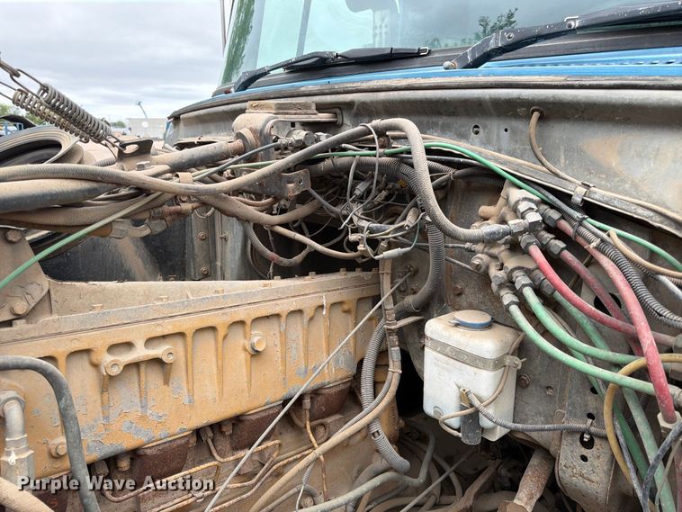 image for item FK3747 1986 Ford LTL 9000 dump truck