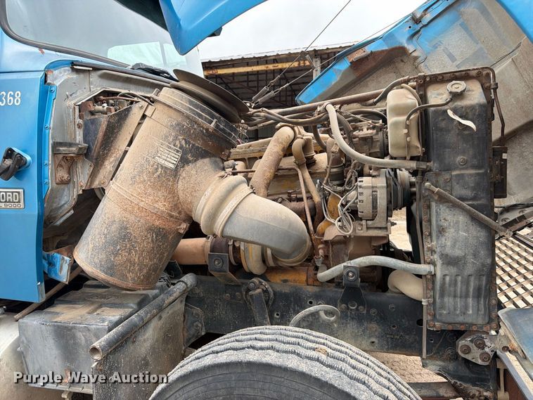 image for item FK3747 1986 Ford LTL 9000 dump truck