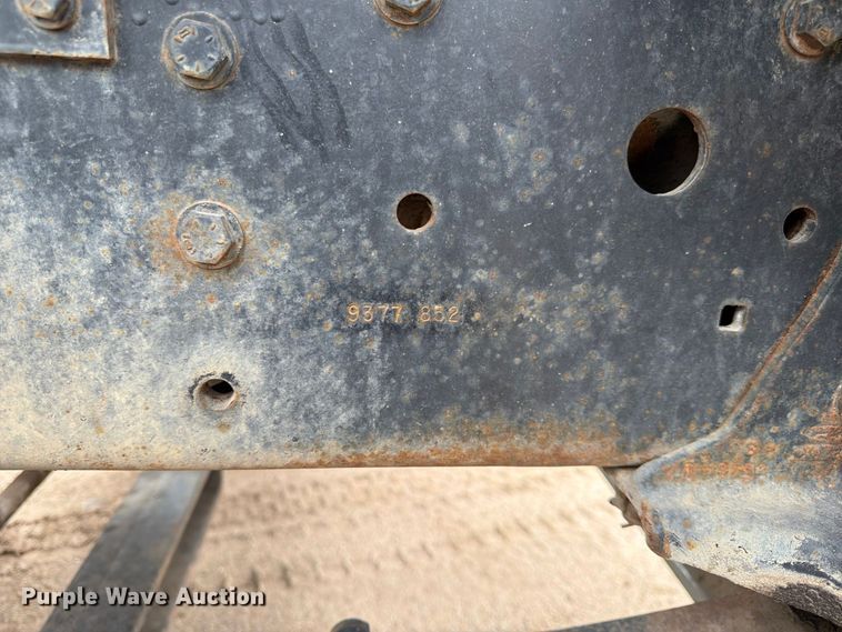 image for item FK3747 1986 Ford LTL 9000 dump truck