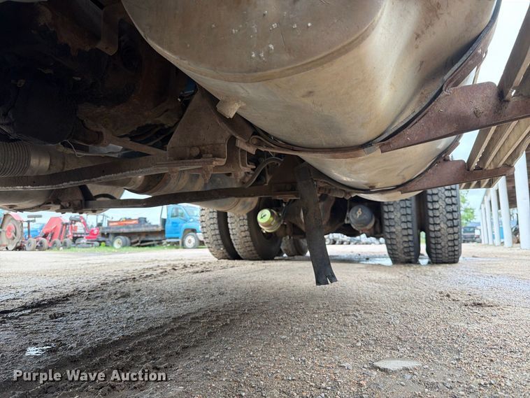 image for item FK3747 1986 Ford LTL 9000 dump truck