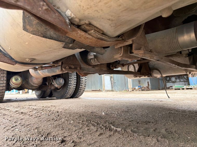 image for item FK3747 1986 Ford LTL 9000 dump truck