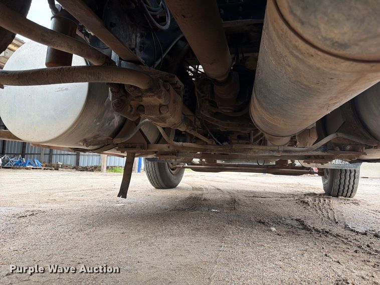 image for item FK3747 1986 Ford LTL 9000 dump truck