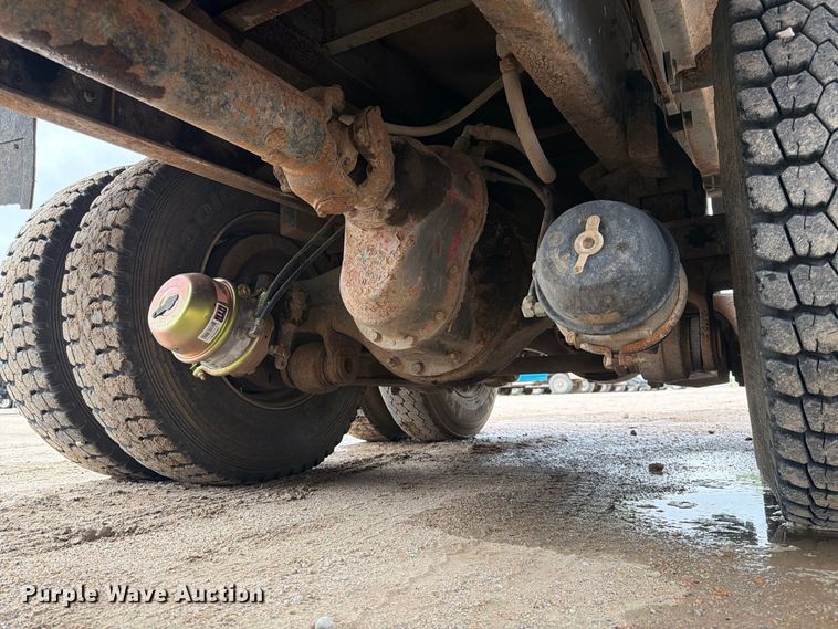 image for item FK3747 1986 Ford LTL 9000 dump truck