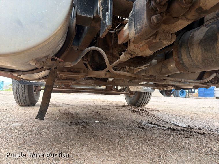 image for item FK3747 1986 Ford LTL 9000 dump truck