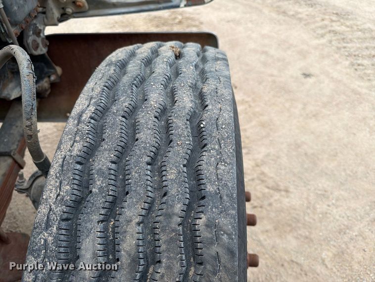 image for item FK3747 1986 Ford LTL 9000 dump truck