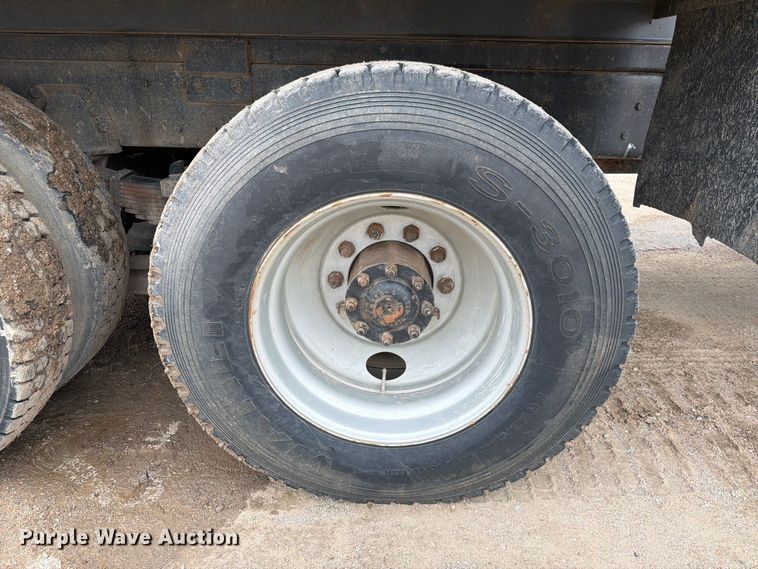 image for item FK3747 1986 Ford LTL 9000 dump truck