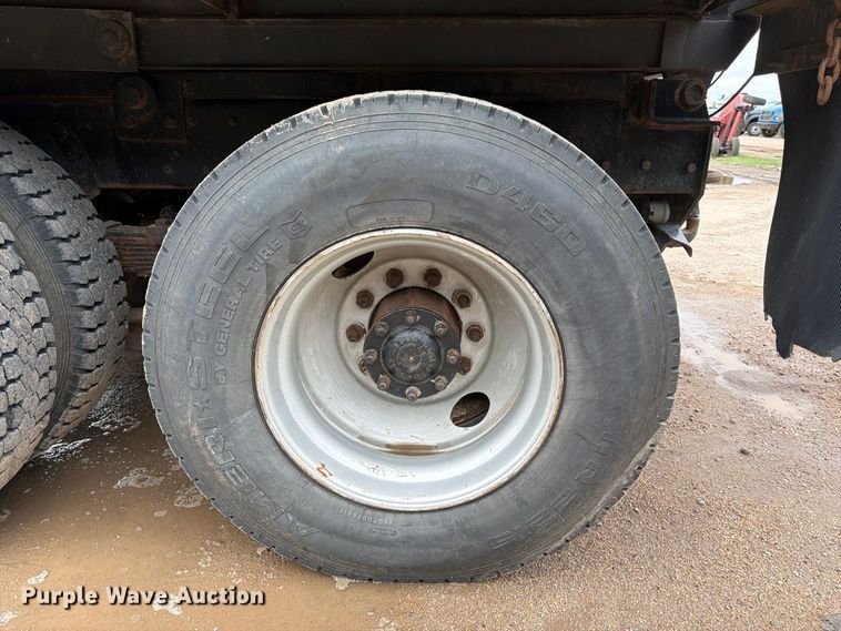 image for item FK3747 1986 Ford LTL 9000 dump truck