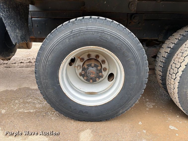 image for item FK3747 1986 Ford LTL 9000 dump truck