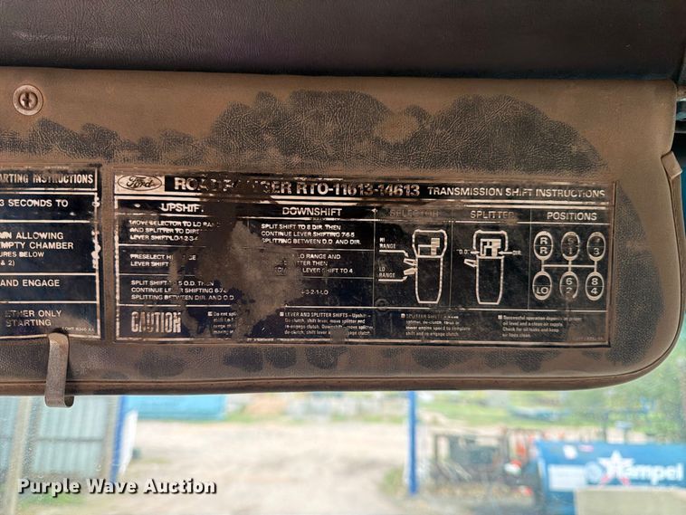 image for item FK3747 1986 Ford LTL 9000 dump truck