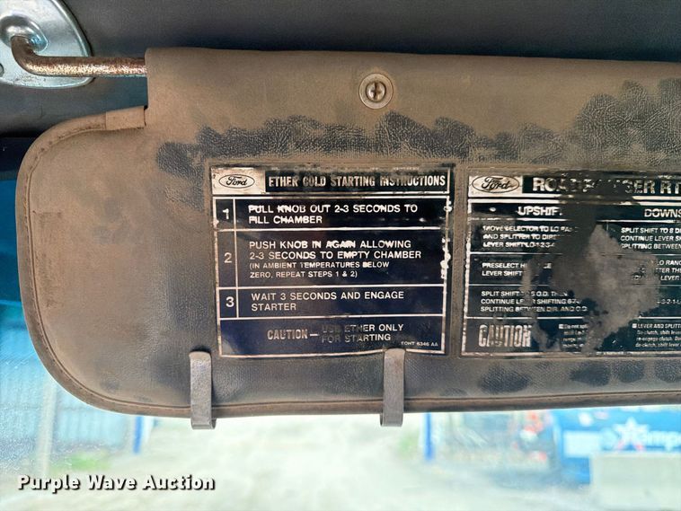 image for item FK3747 1986 Ford LTL 9000 dump truck