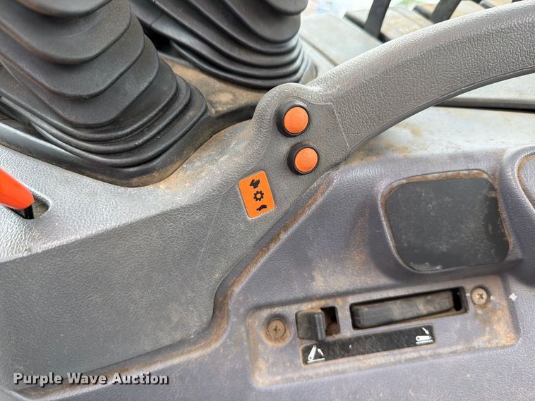 image for item FK3748 2004 New Holland TS100A Plus 