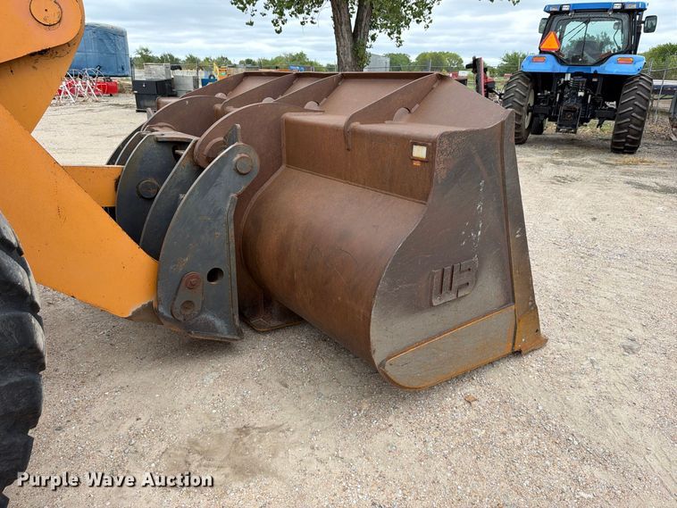 image for item FK3750 2011 Case 821F wheel loader