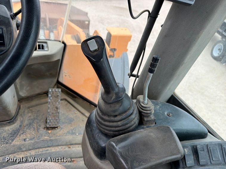 image for item FK3750 2011 Case 821F wheel loader