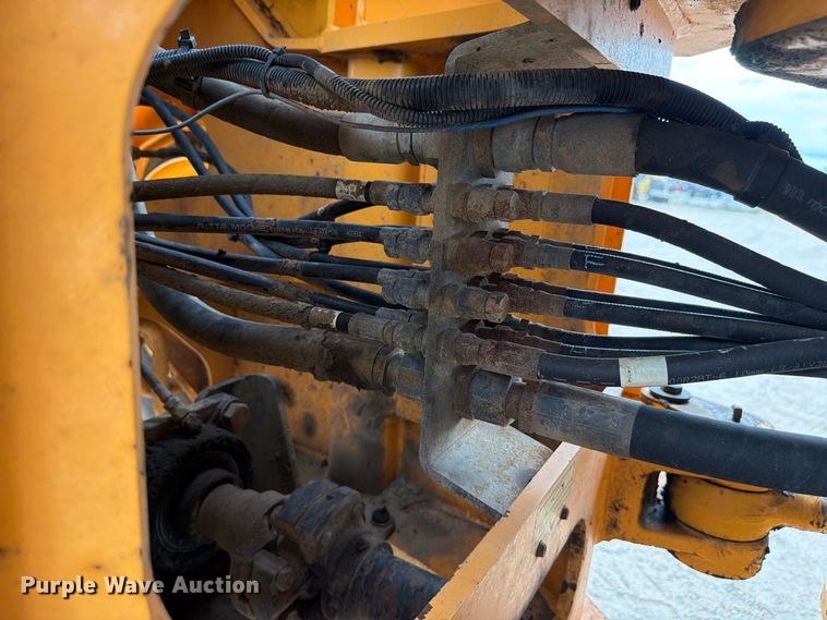 image for item FK3752 2012 Hyundai HL757-9 wheel loader