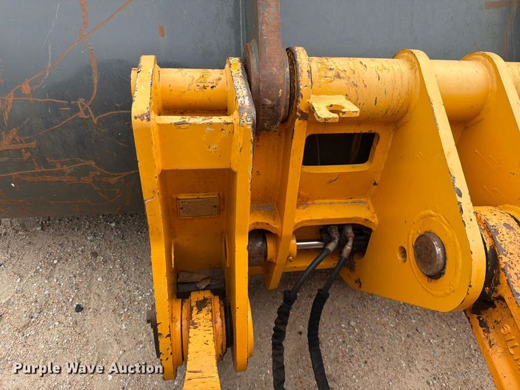 image for item FK3752 2012 Hyundai HL757-9 wheel loader