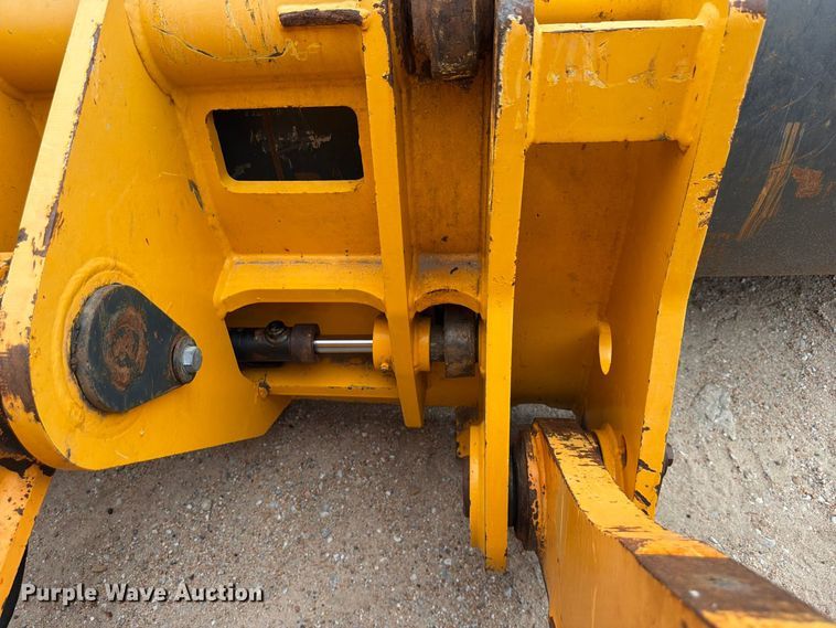 image for item FK3752 2012 Hyundai HL757-9 wheel loader