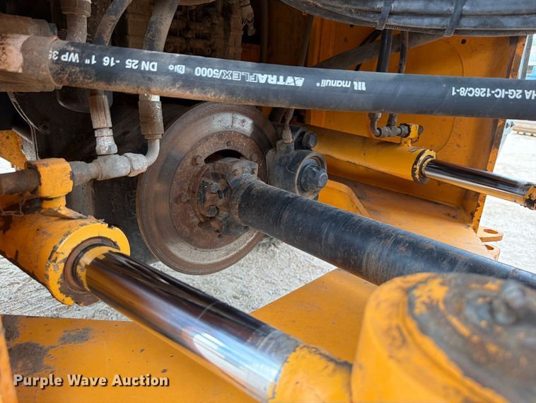 image for item FK3752 2012 Hyundai HL757-9 wheel loader