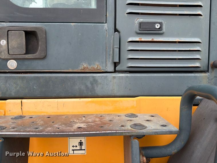 image for item FK3752 2012 Hyundai HL757-9 wheel loader