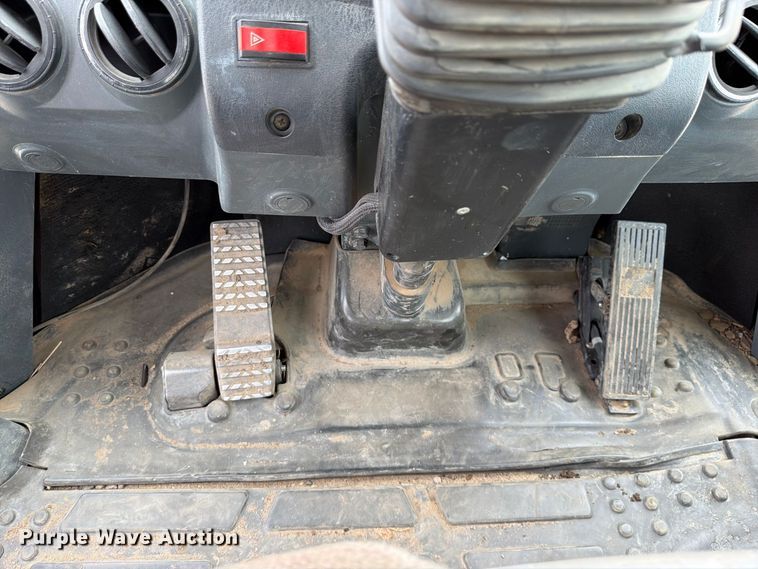 image for item FK3752 2012 Hyundai HL757-9 wheel loader