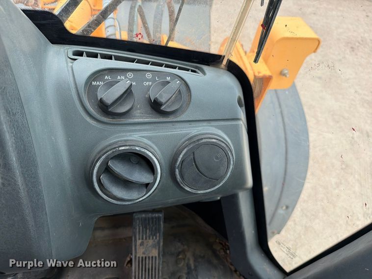image for item FK3752 2012 Hyundai HL757-9 wheel loader
