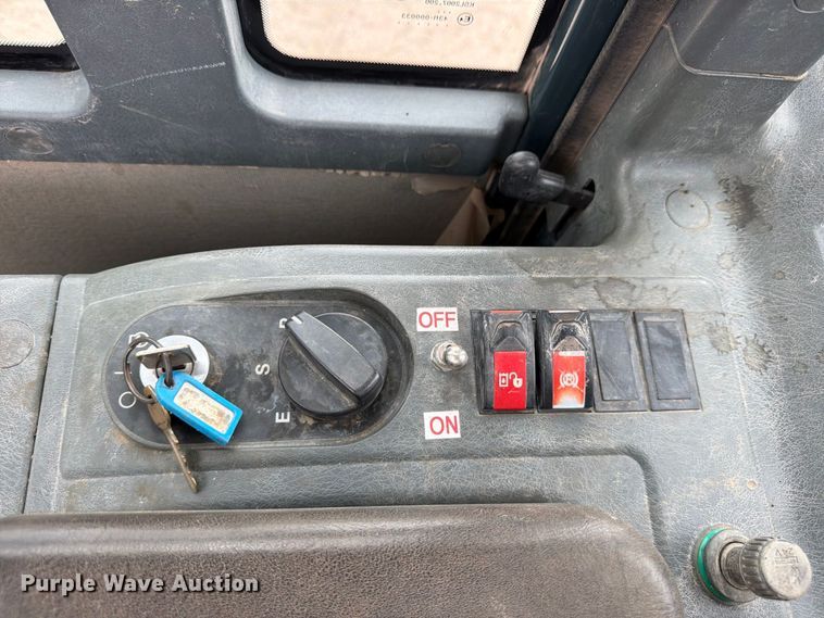 image for item FK3752 2012 Hyundai HL757-9 wheel loader