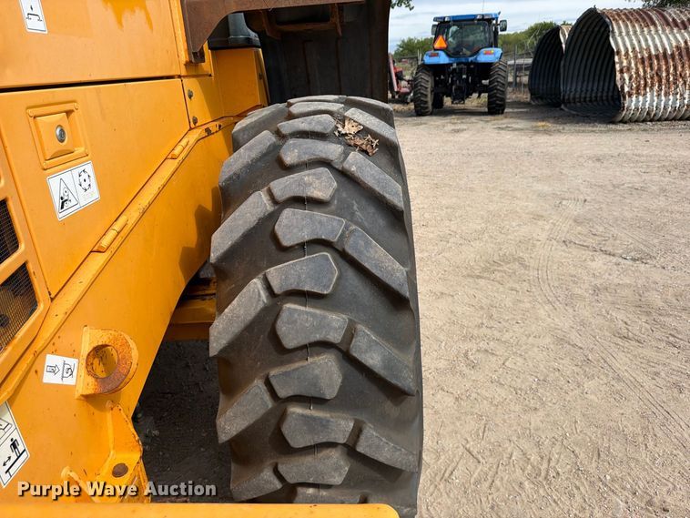 image for item FK3752 2012 Hyundai HL757-9 wheel loader