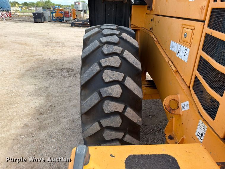 image for item FK3752 2012 Hyundai HL757-9 wheel loader