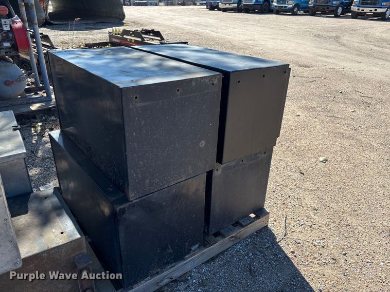 image for item FK3757 (4) toolboxes