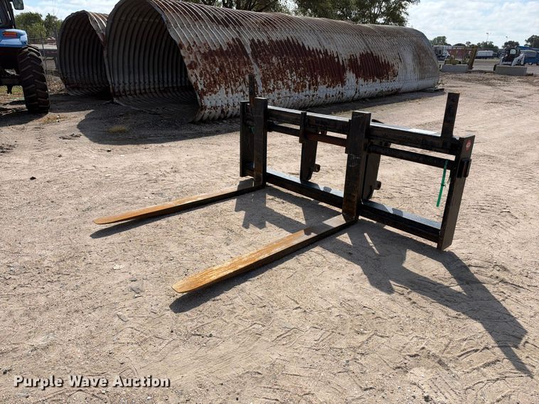 Arrow pallet forks