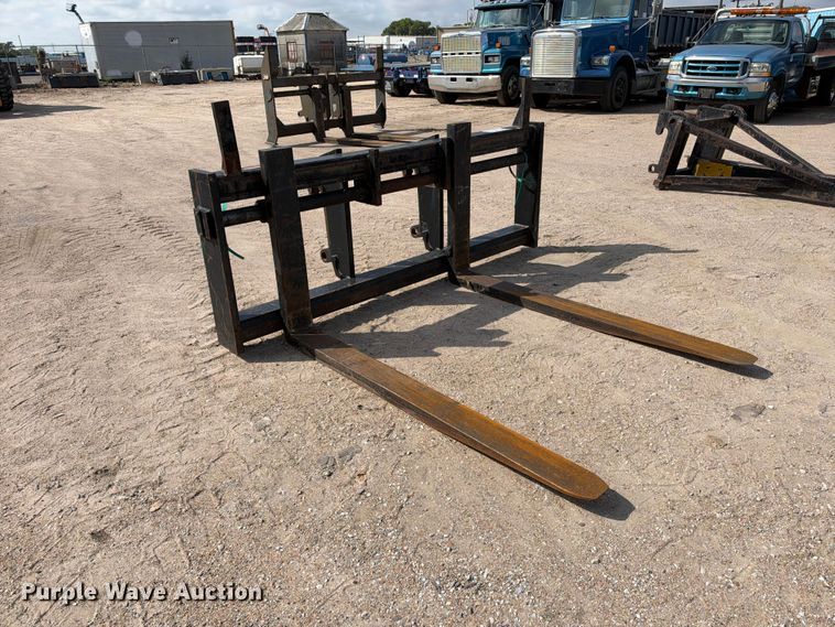 image for item FK3769 Arrow pallet forks