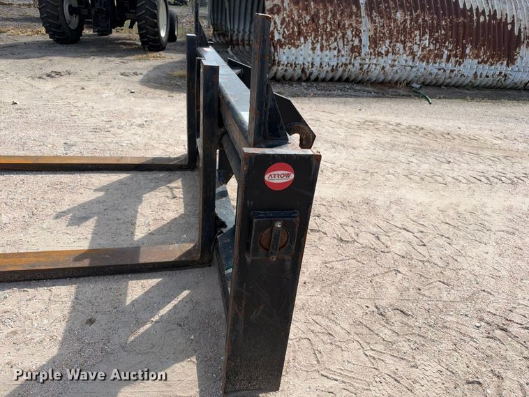 image for item FK3769 Arrow pallet forks