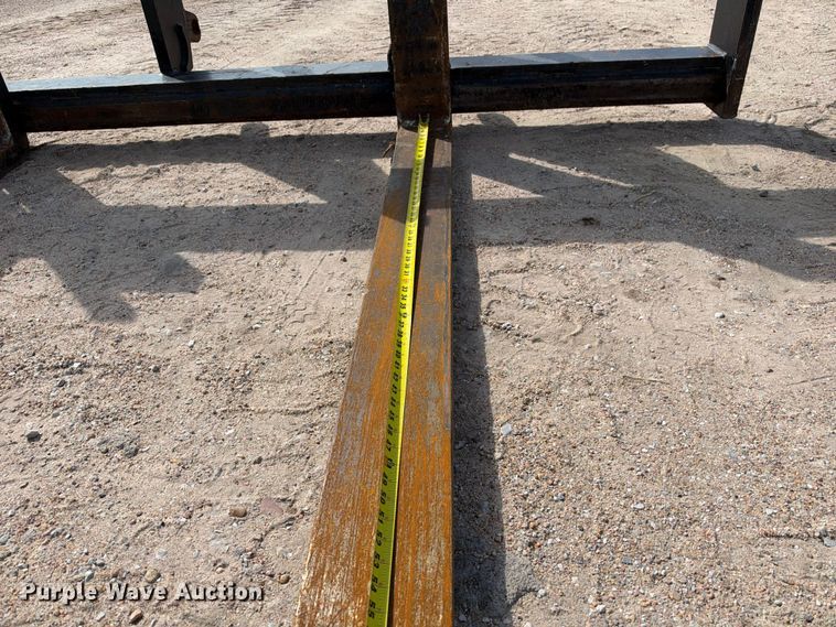 image for item FK3769 Arrow pallet forks