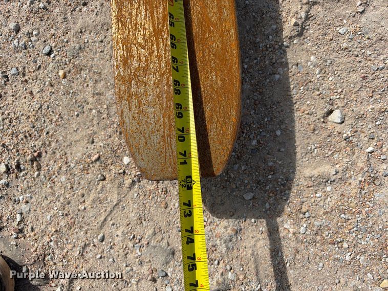 image for item FK3769 Arrow pallet forks