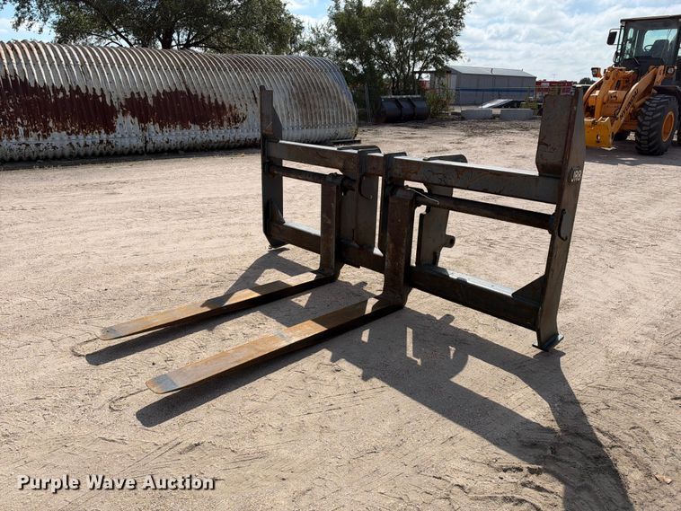 JRB Case pallet forks