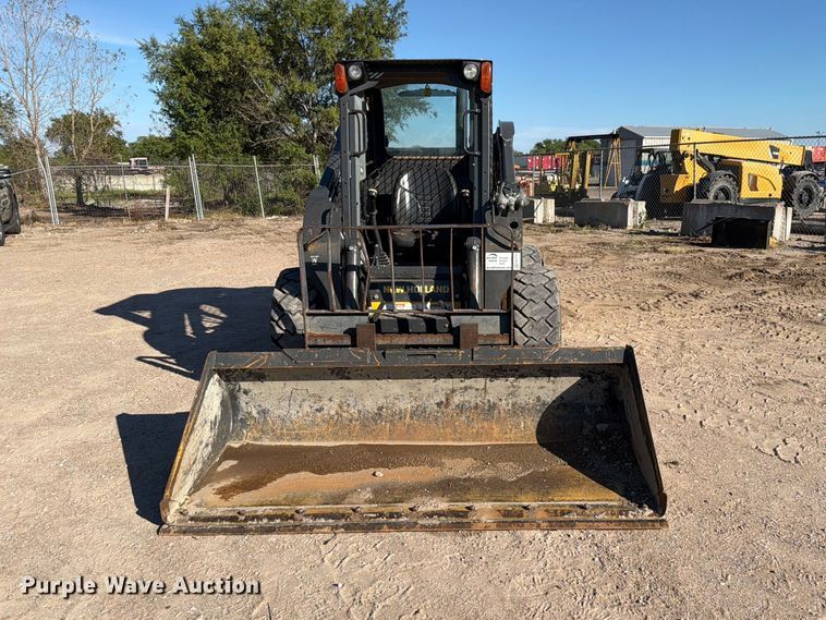 image for item FK3772 2016 New Holland L228 skid steer loader