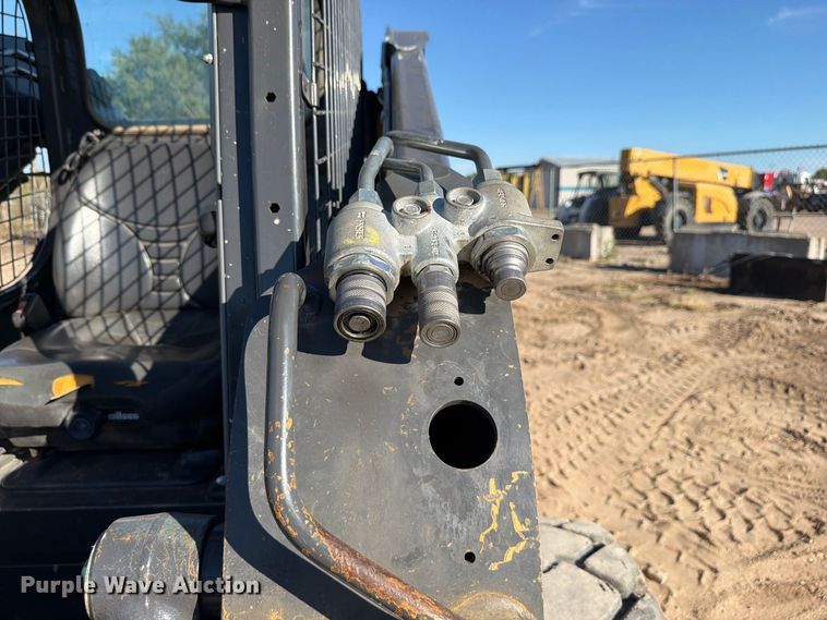 image for item FK3772 2016 New Holland L228 skid steer loader