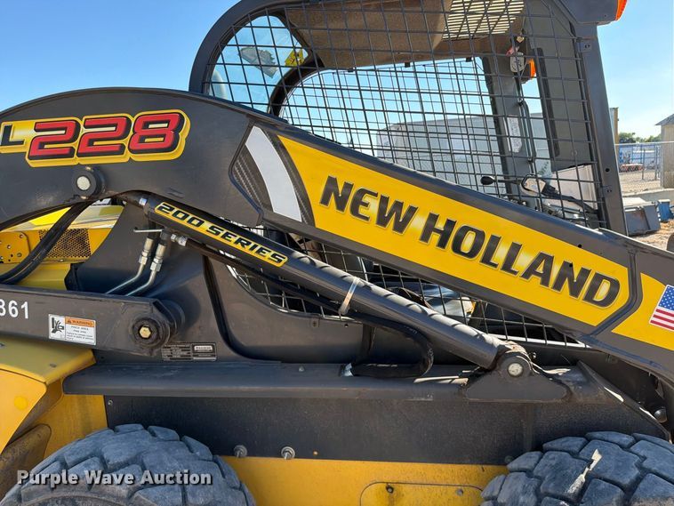 image for item FK3772 2016 New Holland L228 skid steer loader