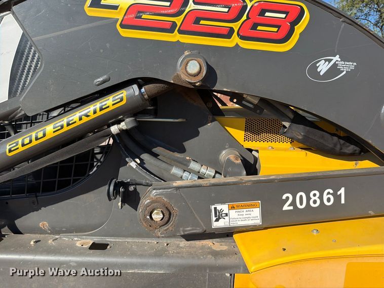 image for item FK3772 2016 New Holland L228 skid steer loader