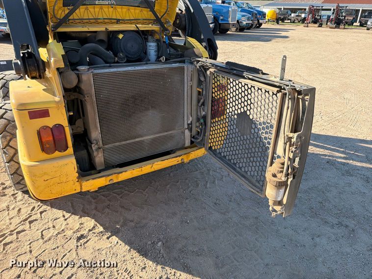 image for item FK3772 2016 New Holland L228 skid steer loader