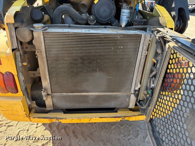 image for item FK3772 2016 New Holland L228 skid steer loader