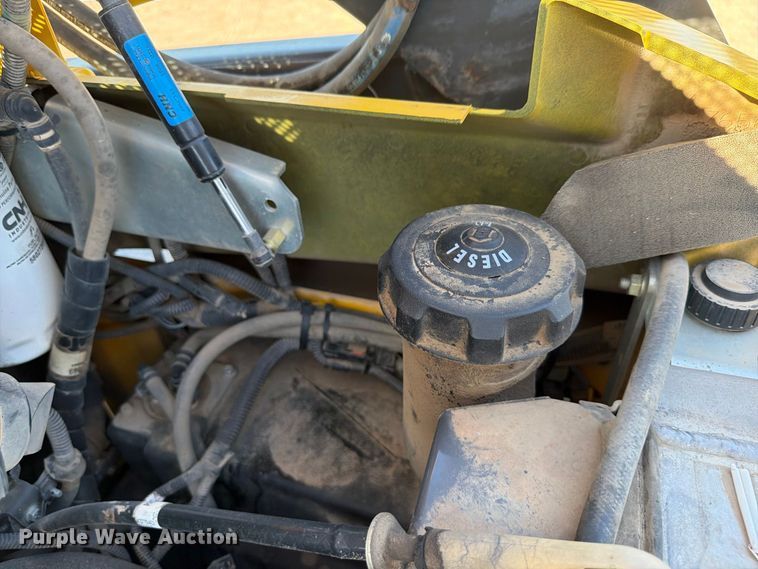image for item FK3772 2016 New Holland L228 skid steer loader