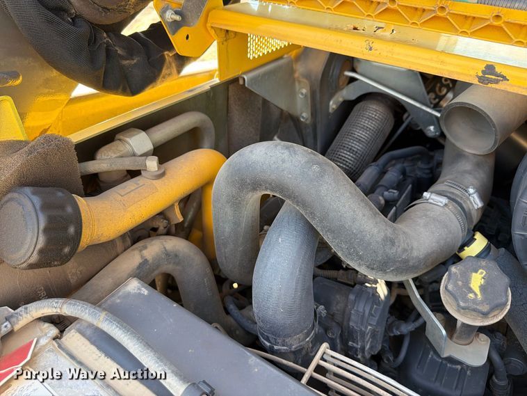 image for item FK3772 2016 New Holland L228 skid steer loader